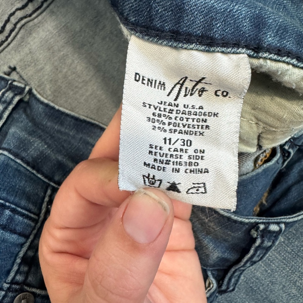 Judy Blue Distressed Skinny Jeans in Blue Wash - Picture 7 of 10